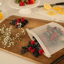 Load image into Gallery viewer, Reusable Silicone Food Preservation Bag