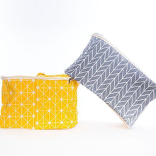 Load image into Gallery viewer, Plus Size Clothing Quilt Storage Bag Dustproof Organize Box