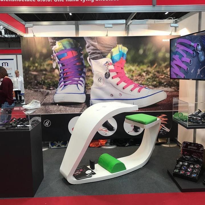 A Pair Of Elastic One Hand No-Tie Shoelaces