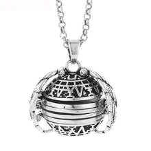Load image into Gallery viewer, 🔥50%OFF-Pendant Expanding Photo Locket Necklace(BUY 1 &amp; GET 1 FREE TODAY)