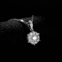 Load image into Gallery viewer, The New Flower Necklace