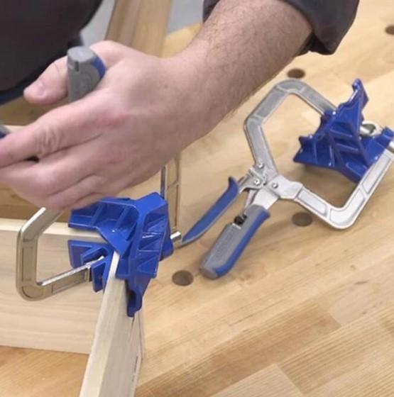 90 Degree Angle Carpenter's Clamp