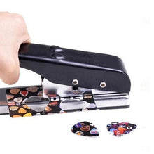 Load image into Gallery viewer, Aluminium Alloy Guitar Pick Punch Plectrum Punch Cutter