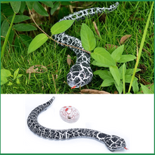 Load image into Gallery viewer, 16 inch Rechargeable Realistic Remote Control Rattle Snake Toy
